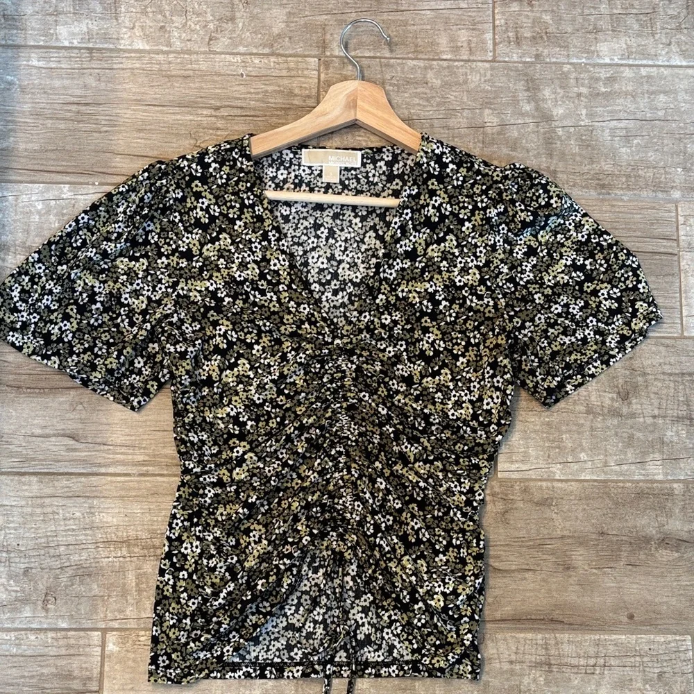 Michael Kors V-Neck Short Sleeve Flowered Blouse With Ruched Front Tie Detail